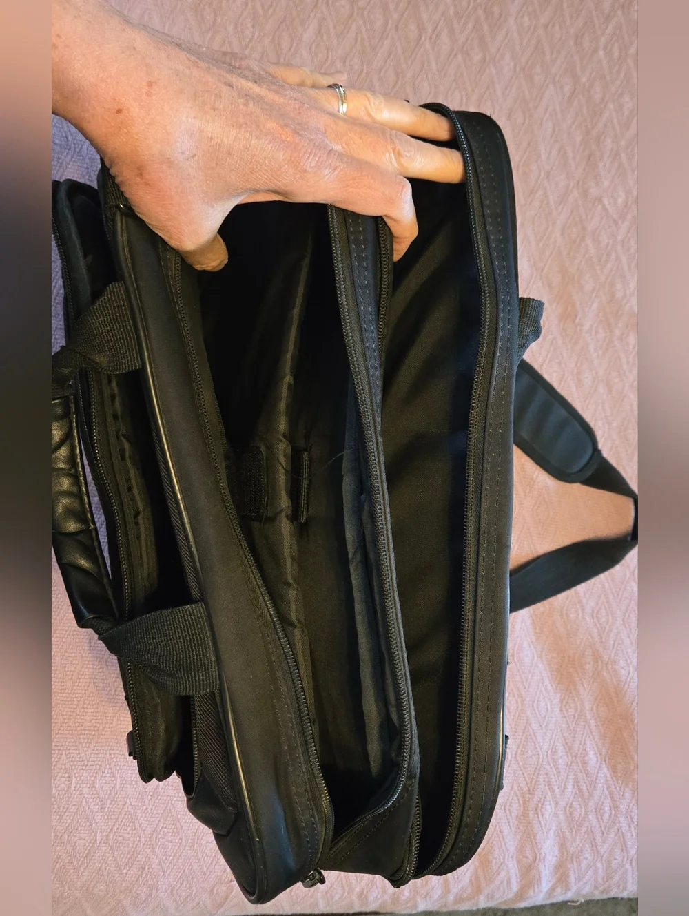 Targus Black Laptop Shoulder Briefcase
